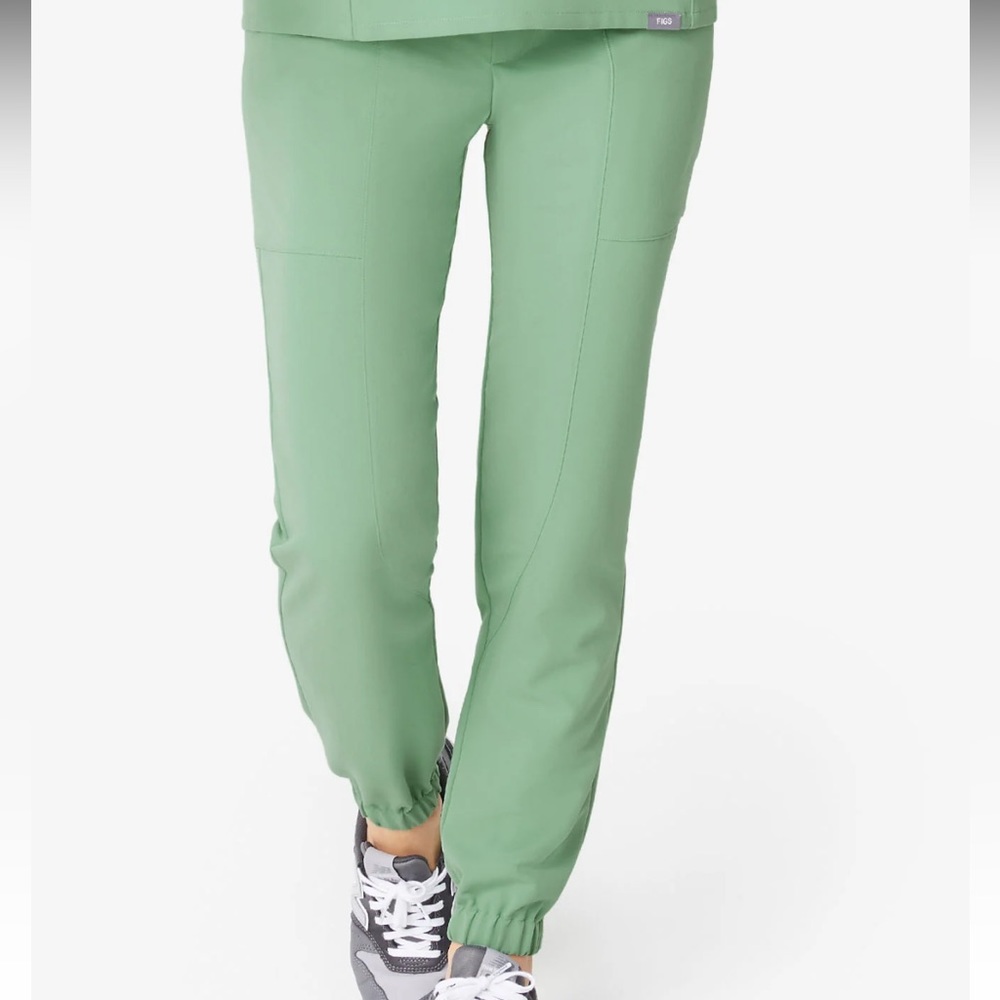 Jade Asan - 6-Pocket Jogger Scrub Pant